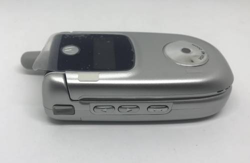 Retro Flip Phone - Motorola V220