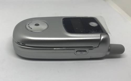 Retro Flip Phone - Motorola V220