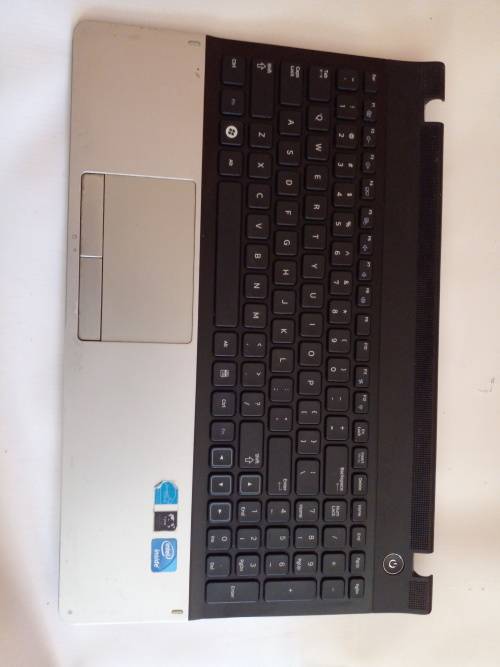 BA75-03416B Samsung 300E NP300E5A Keyboard, Touchpad, Speakers and top cover