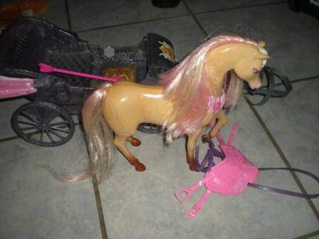 Barbie - Horse Carriage with Horse