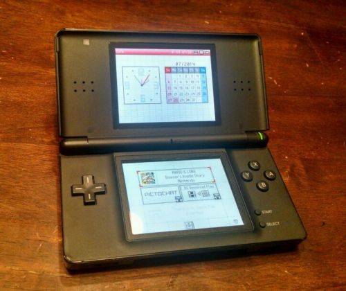 Nintendo DS Lite, Black Console - Secondhand, includes Game Card with over 40 Games!