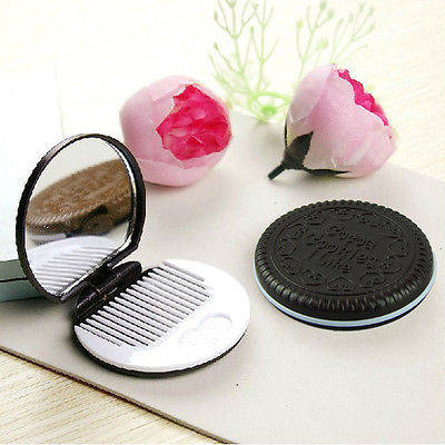 Cokkie Mirror and Comb Set