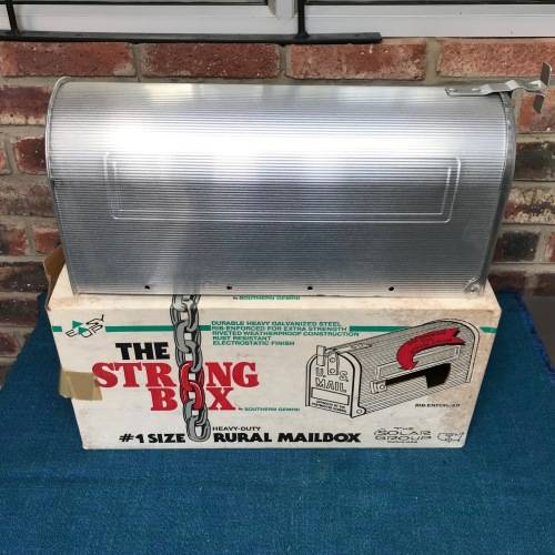 US MAIL BOX , VINTAGE , BUT NEVER USED, STILL IN ORIGINAL BOX