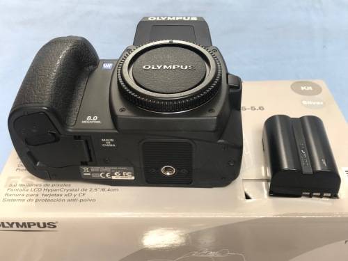 Olympus E-500 digital camera Body in very good working condition.