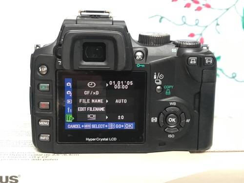 Olympus E-500 digital camera Body in very good working condition.