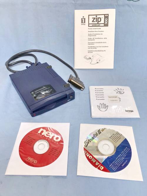 IOMEGA ZIP DRIVE  , vintage, in working condition
