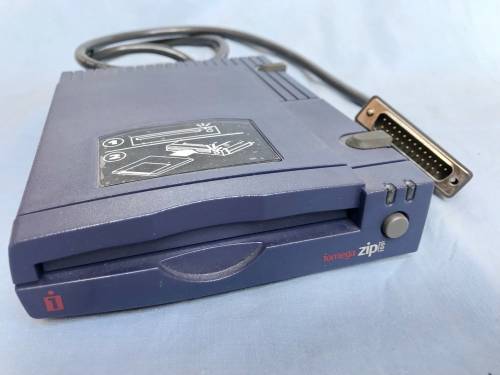 IOMEGA ZIP DRIVE  , vintage, in working condition