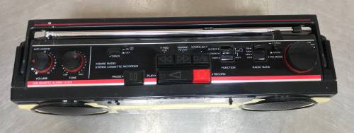 Sanyo M-S350LE 4-Band stereo portable vintage retro cassette recorder from the 80ties boombox