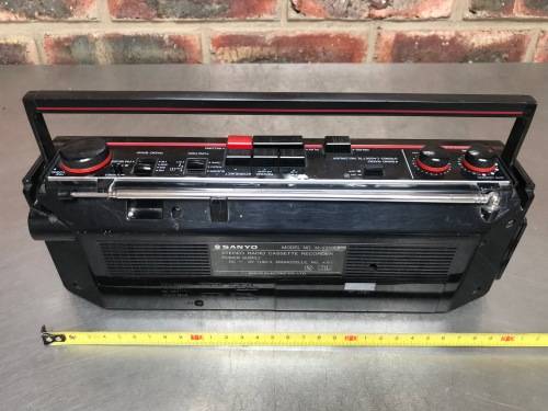 Sanyo M-S350LE 4-Band stereo portable vintage retro cassette recorder from the 80ties boombox