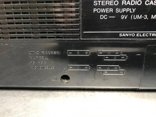 Sanyo M-S350LE 4-Band stereo portable vintage retro cassette recorder from the 80ties boombox