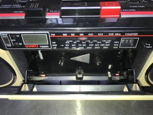 Sanyo M-S350LE 4-Band stereo portable vintage retro cassette recorder from the 80ties boombox