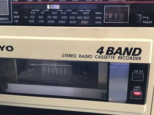 Sanyo M-S350LE 4-Band stereo portable vintage retro cassette recorder from the 80ties boombox