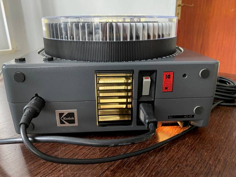 KODAK Slide Projector  S-AV 2030 with Kodak Retinar Vario Zoom Lens 70-120mm