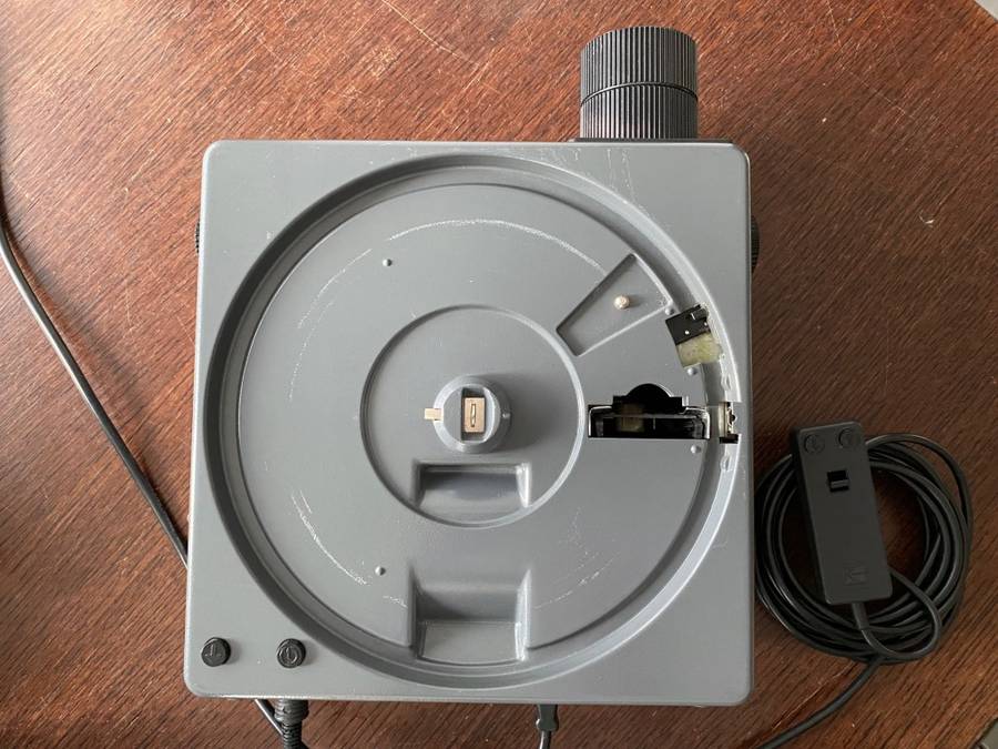 KODAK Slide Projector  S-AV 2030 with Kodak Retinar Vario Zoom Lens 70-120mm