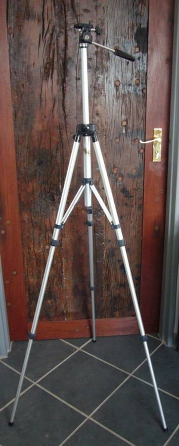 SLIK SL-76 ALUMINIUM TRIPOD  56cm compact  1.2Kg