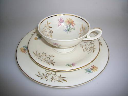 BAVARIA TRIO SET 6    BAVARIA SCHIRNDING QUALITY PORCELAIN