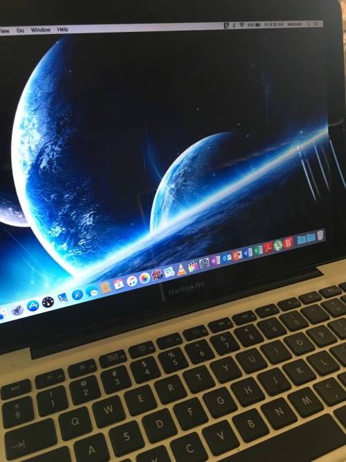APPLE MacBook Pro ( PLEASE READ )