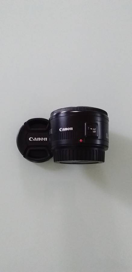Canon 50mm 1:1.8 prime lens