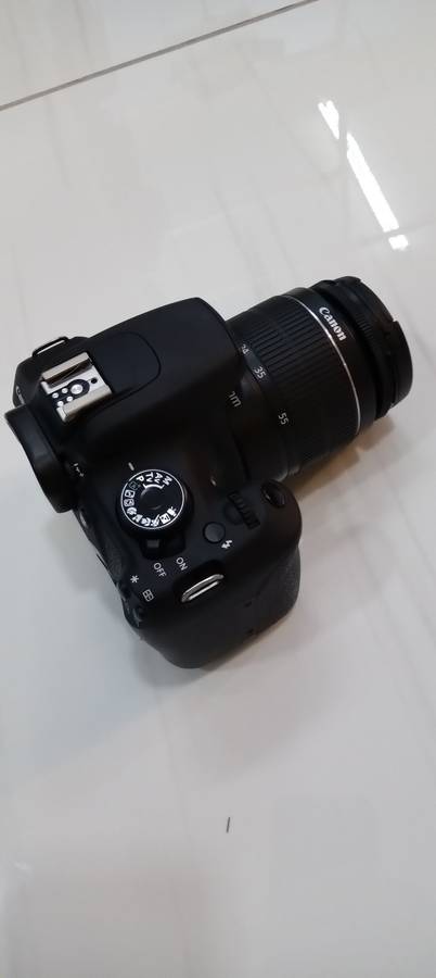 Canon 1200D slr camera