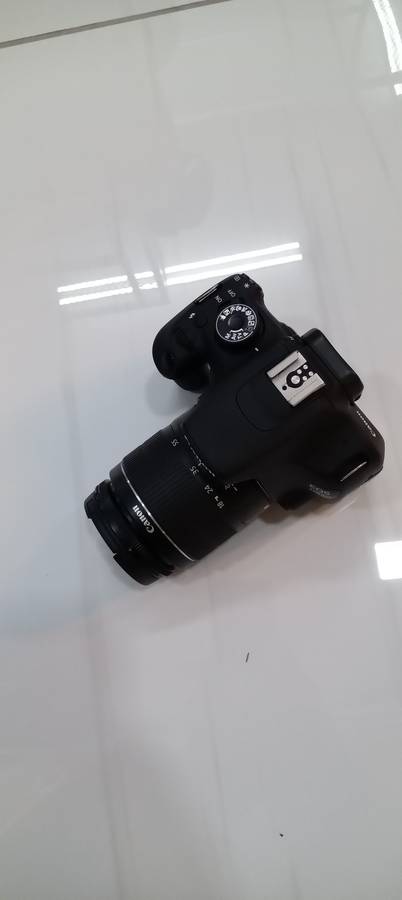Canon 1200D slr camera