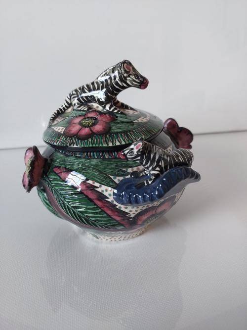 Ardmore Sugar Bowl - Highly Collectable Valued at R9500