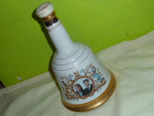 Bell's Whisky Decanter 750ml, Prince Andrew and Sarah Ferguson Marriage 1986