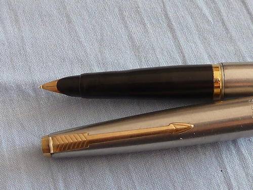PARKER fountain pen with a 14K Gold Nib in Beautiful Condition