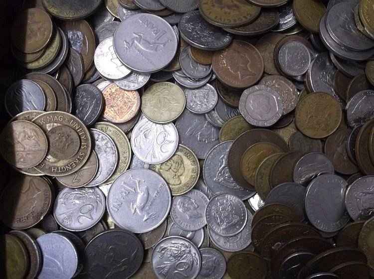 BID PER COIN !! 1000 WORLD COINS STARTING AT R 1 PER COIN...VARIOUS SIZES AND COUNTRIES !!!