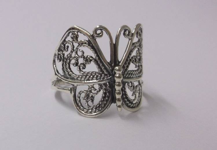 AN ABSOLUTELY GORGEOUS INTRICATELY DETAILED FILIGREE TYPE SOLID STERLING SILVER BUTTERFLY RING ..WOW