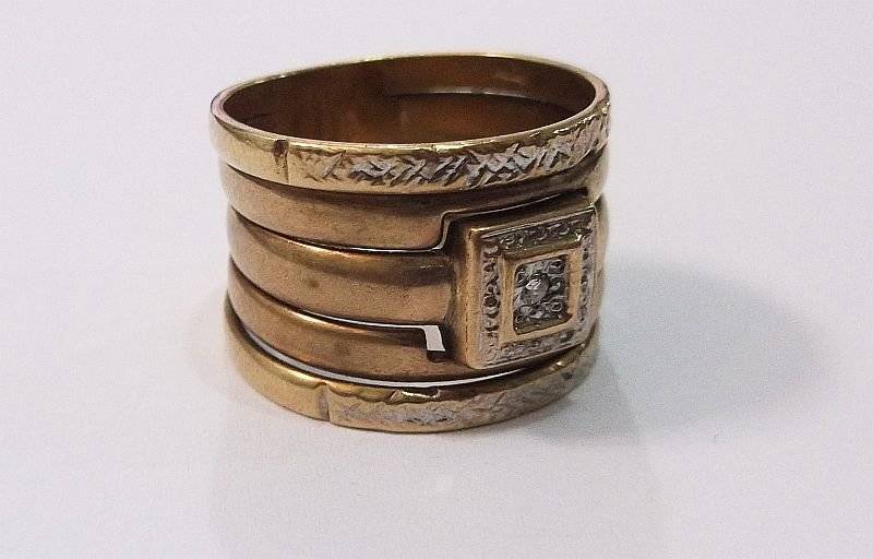 A MARVELOUS SOLID 9 CARAT GOLD 5 IN ONE DIAMOND RING ....BIG ...BOLD ...BEAUTIFUL !!!