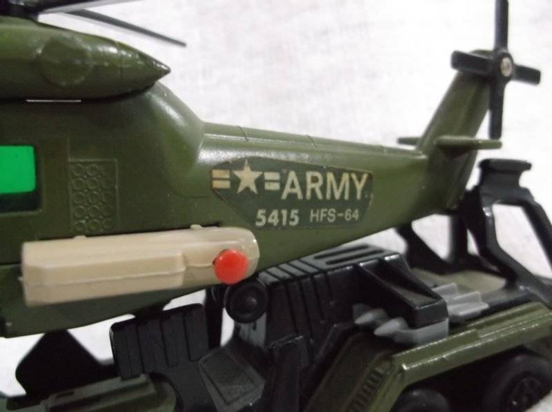 A TOTALLY COOL VINTAGE MATCHBOX LESNEY DIE CAST METAL MILITARY AIRCRAFT CARRIER AND HELICOPTER ..WOW