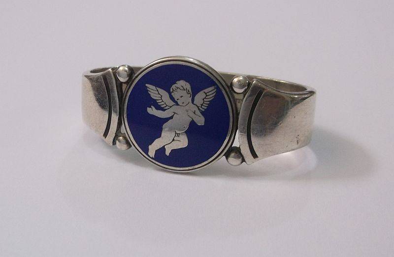 WOW !!! AN AWESOME RARE SOLID STERLING SILVER GEORG JENSEN NAPKIN RING WITH ENAMELED CHERUB MOTIF