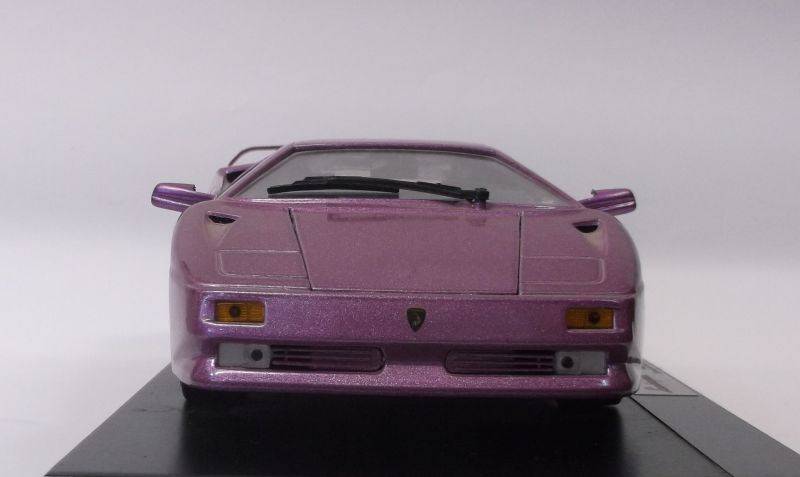 WOW !! A SUPERB QUALITY DIE CAST METAL 1:18 SCALE DISPLAY MODEL OF THE LAMBORGHINI 30 SE...STUNNER !