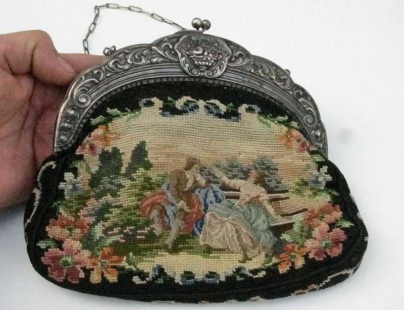 A BEAUTIFUL VICTORIAN ERA EMBROIDERED LADIES PURSE WITH ROMANTIC THEME