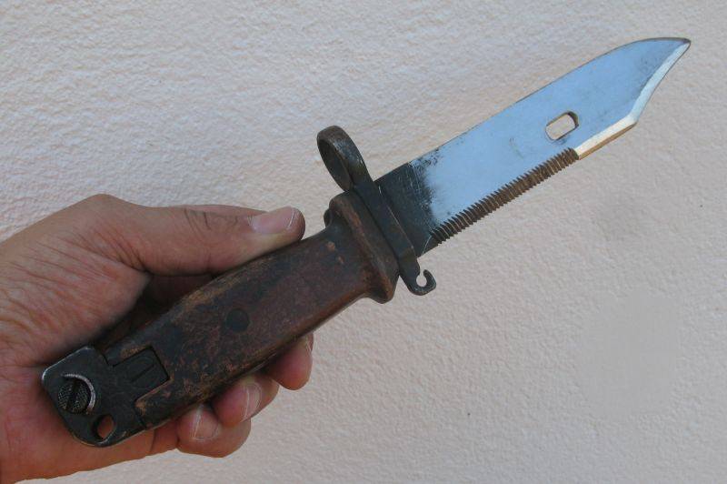 WOW !! WOW !! A TOTALLY COOL ORIGINAL VINTAGE ""AK47"" BAYONET WITH SHEATH ...WICKED !!