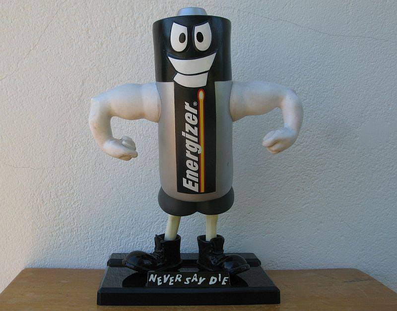 HOW COOL IS THIS !! AN ENERGIZER BATTERIES PROMOTIONAL ADVERTISING HARD RUBBER FIGURE !! BIG !!