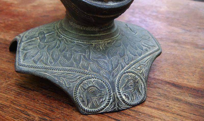AN ABSOLUTELY AWESOME RARE OLD SOLID METAL KNIGHTS HEAD INKWELL !! WHAT A FACE !! WOW !! WOW !!