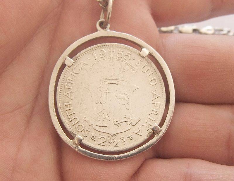 A GREAT QUALITY STERLING SILVER NECKLACE WITH A VINTAGE 1955 TWO AND A HALF SHILLING COIN PENDANT !!