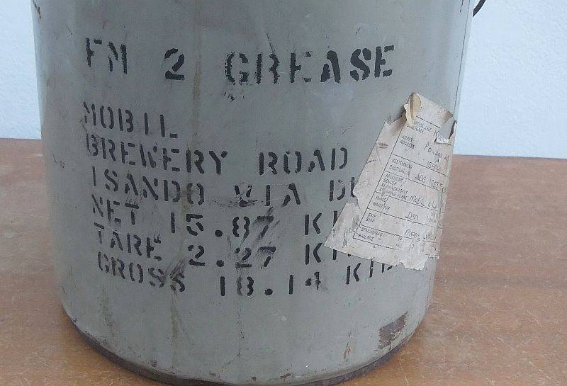 FOR THE PETROL JUNKIES !! A VINTAGE MOBIL GREASE TUB ...COOL ADVERTISING PIECE !! RARELY SEEN