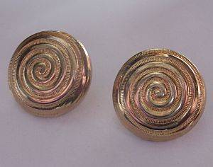 VINTAGE CLIP ON EARRINGS