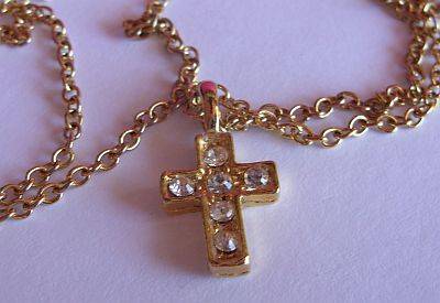 RELIGIOUS ITEM - CROSS ON CHAIN