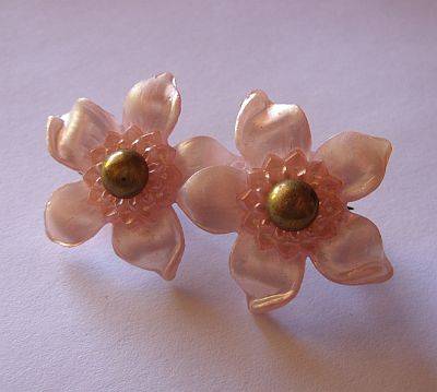 VINTAGE BROOCH - PINK FLOWERS