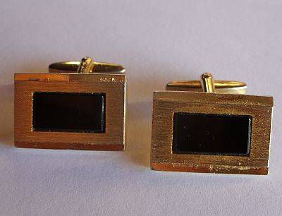 VINTAGE CUFFLINKS - ONYX ?