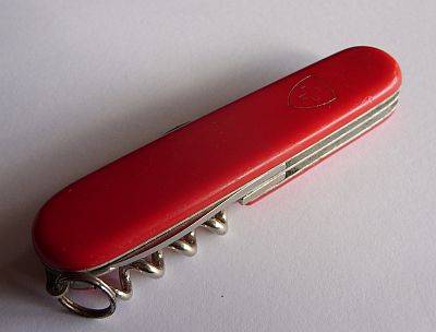 A SWISS VICTORINOX POCKET KNIFE - COLLECTABLE AND GOOD QUALITY