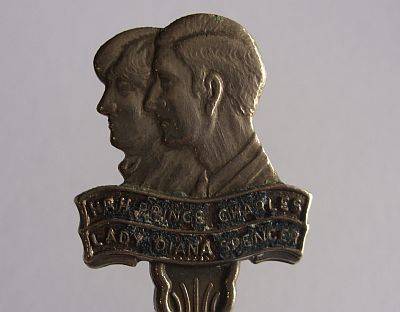 COLLECTABLE TEASPOON - CHARLES AND DIANA