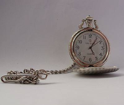 A COLLECTABLE QUARTZ POCKET WATCH - NEW AND BOXED - GREAT GIFT