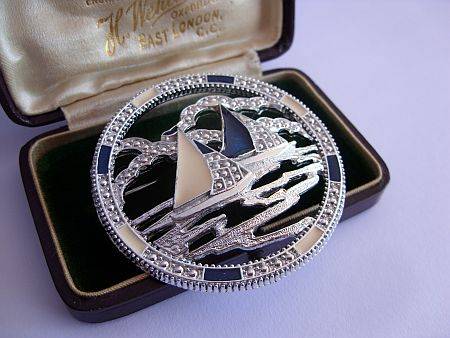 VINTAGE BROOCH - SAILING BOATS