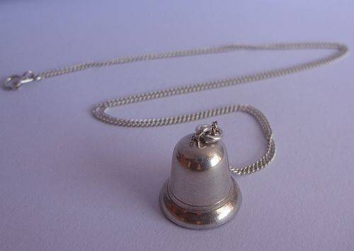 A BRAND NEW STERLING SILVER NECKLACE WITH A VINTAGE STERLING SILVER PENDANT - BELL