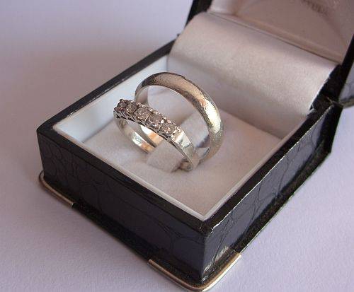 TWO GREAT LOOKING SOLID STERLING SILVER RINGS IN SUPER GOOD CONDITION !!! KRY VIR JOU !!