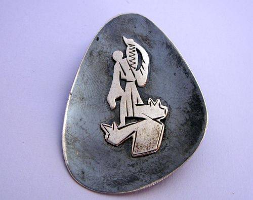 AN OUTSTANDING SOLID STERLING SILVER VINTAGE BROOCH FROM ISRAEL !!
